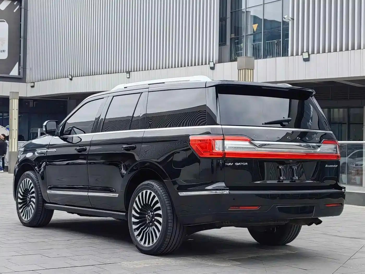 Navigator 2020 3.5T Presidential Series — миниатюра 5