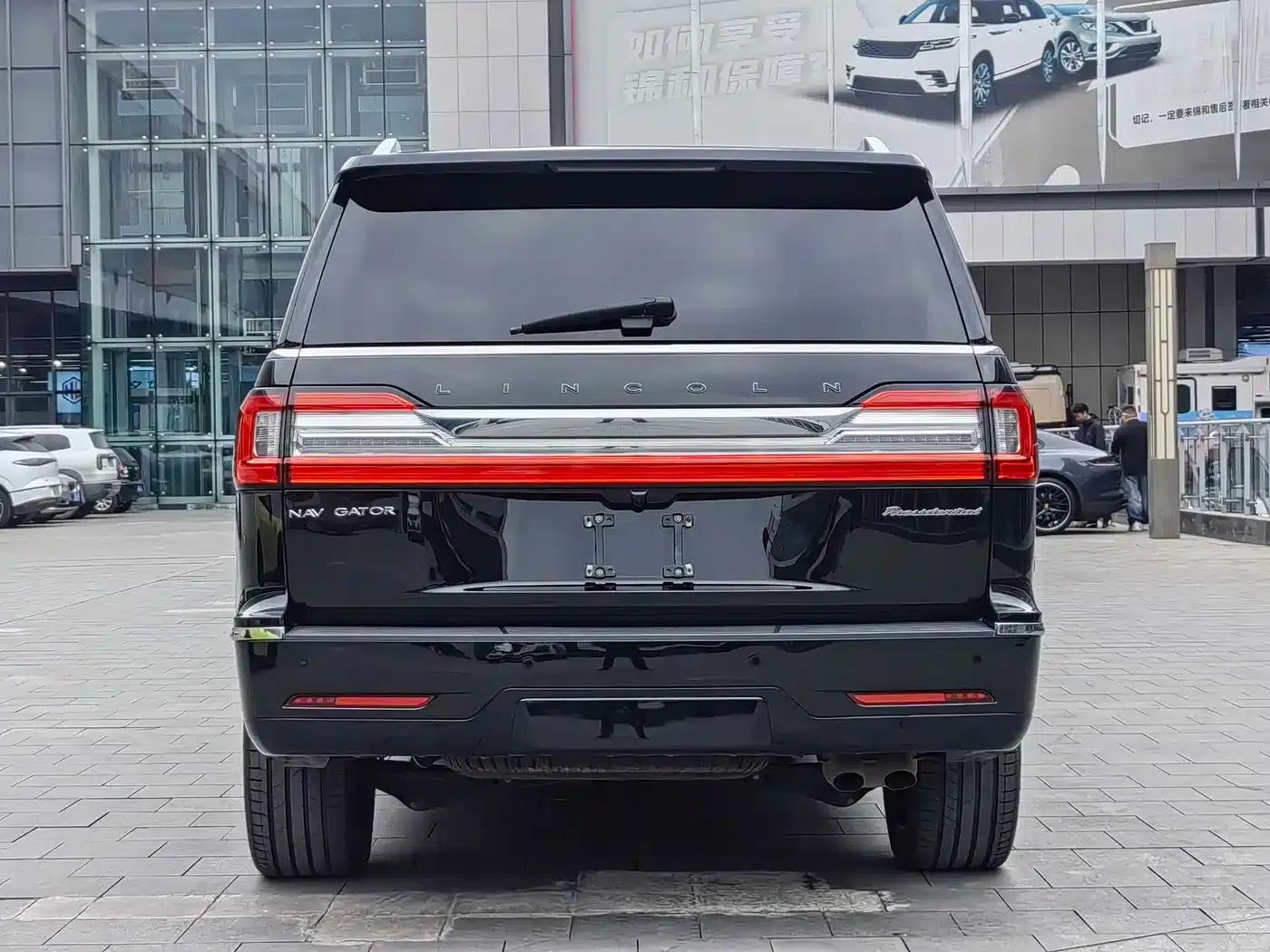 Navigator 2020 3.5T Presidential Series — миниатюра 6