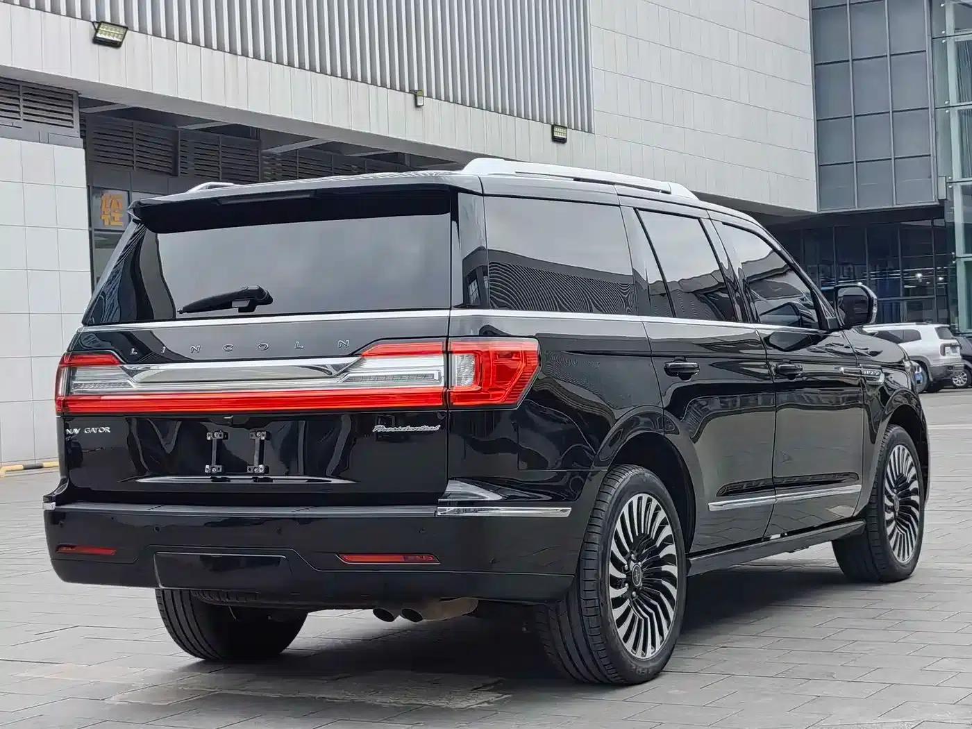 Navigator 2020 3.5T Presidential Series — миниатюра 7