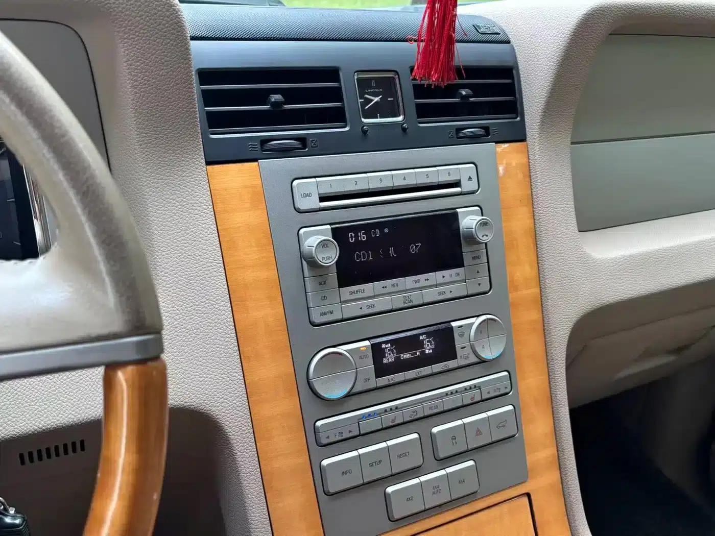 Navigator 2010 5.4L AWD — миниатюра 17