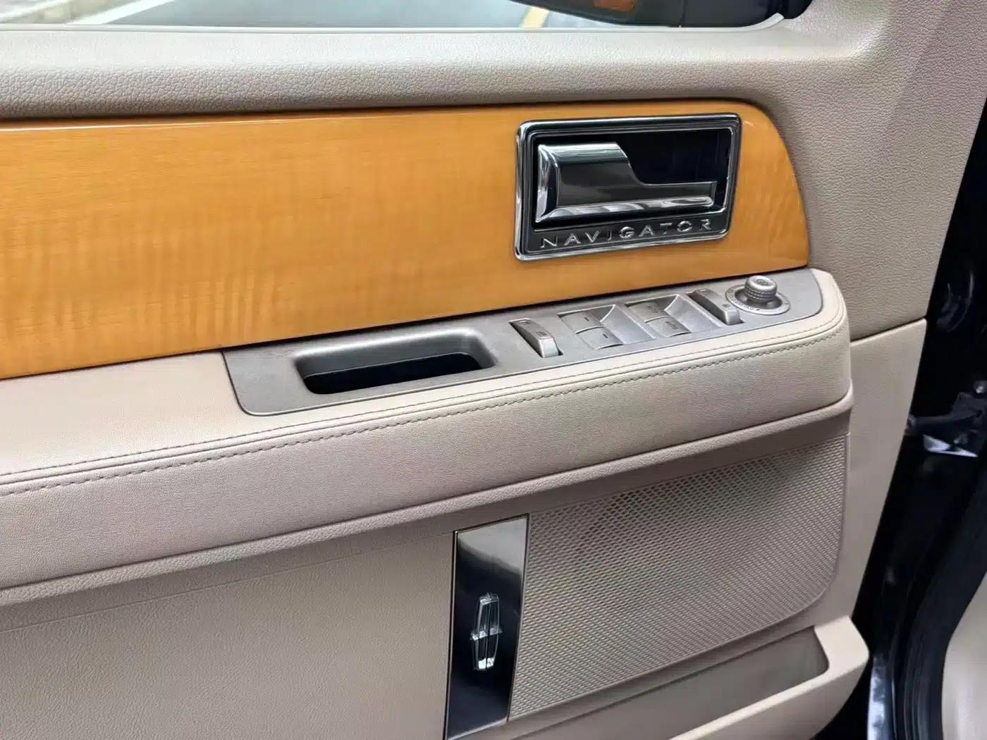 Navigator 2010 5.4L AWD — миниатюра 7