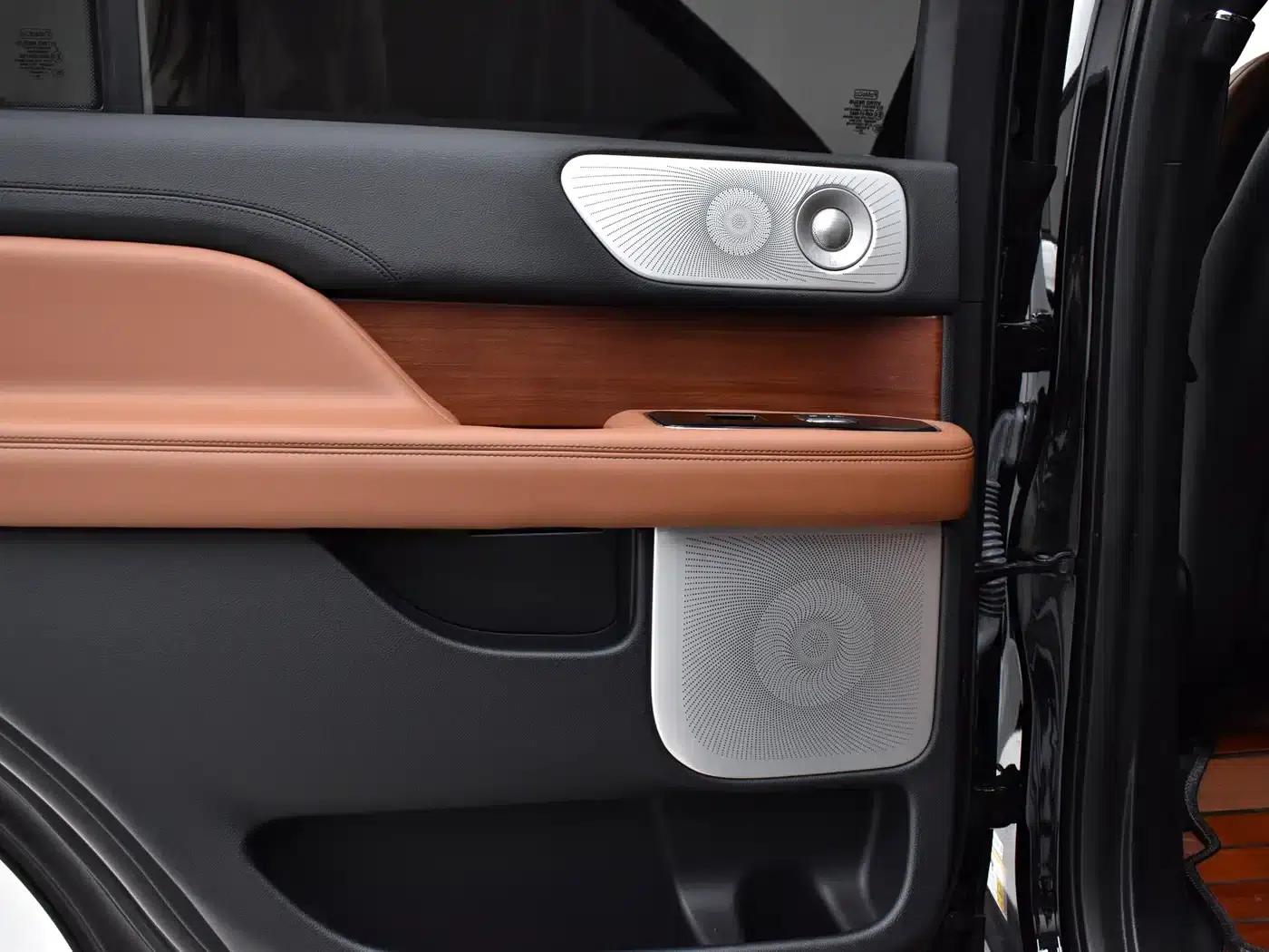 Navigator 2020 3.5T Premium Edition — миниатюра 18