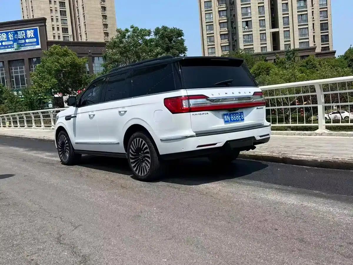 Navigator 2020 3.5T Presidential Series — миниатюра 5