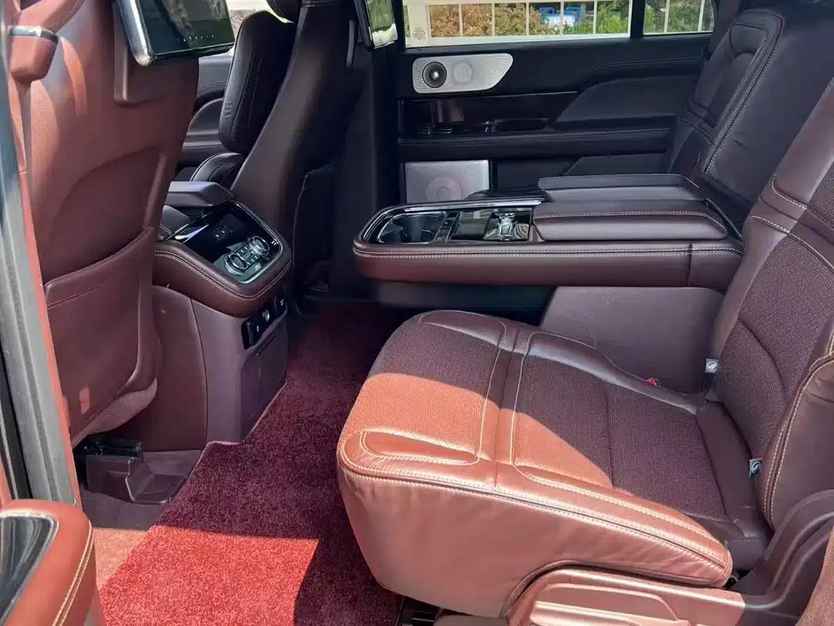 Navigator 2020 3.5T Presidential Series — миниатюра 8