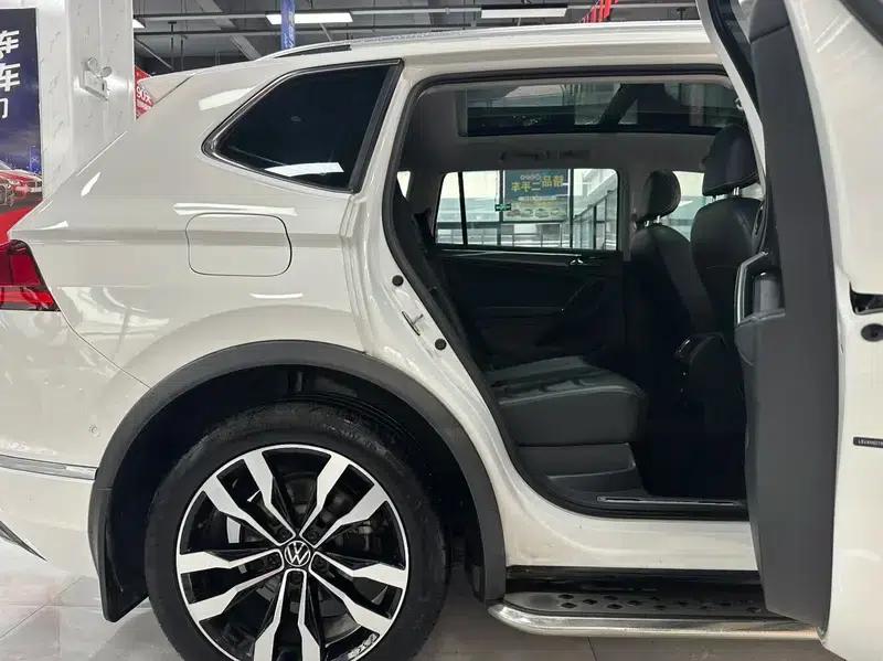 Tiguan L 2021 330TSI Automatic 2WD R-Line Premium Edition — миниатюра 11