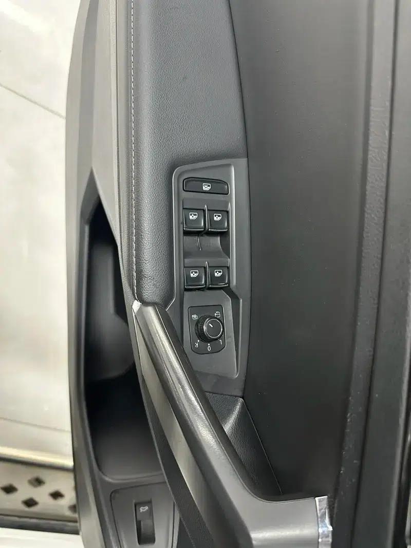 Tiguan L 2021 330TSI Automatic 2WD R-Line Premium Edition — миниатюра 13