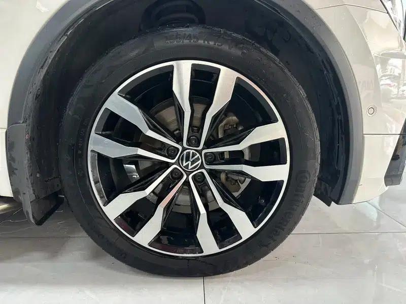 Tiguan L 2021 330TSI Automatic 2WD R-Line Premium Edition — миниатюра 7