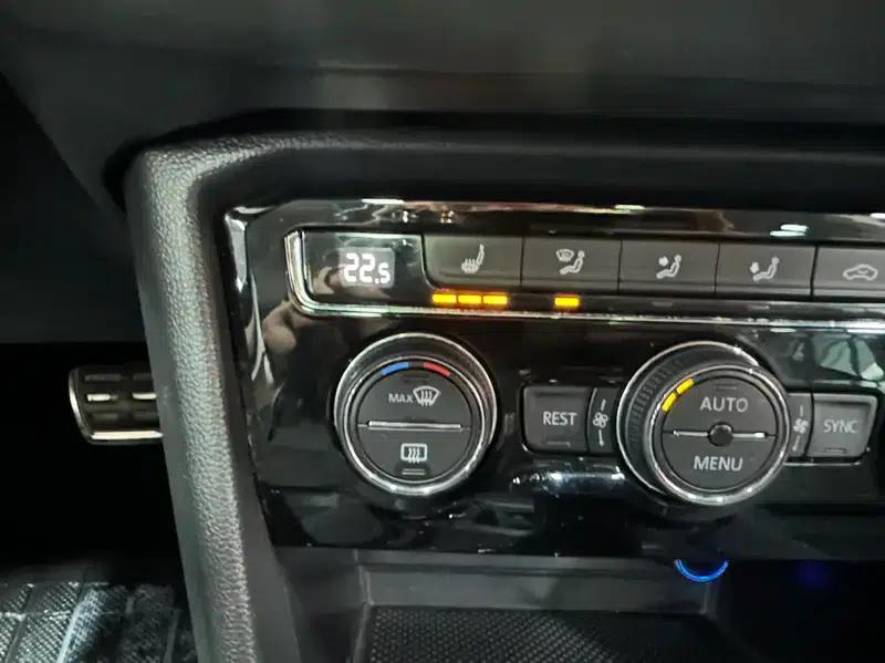 Tiguan L 2021 330TSI Automatic 2WD R-Line Premium Edition — миниатюра 9