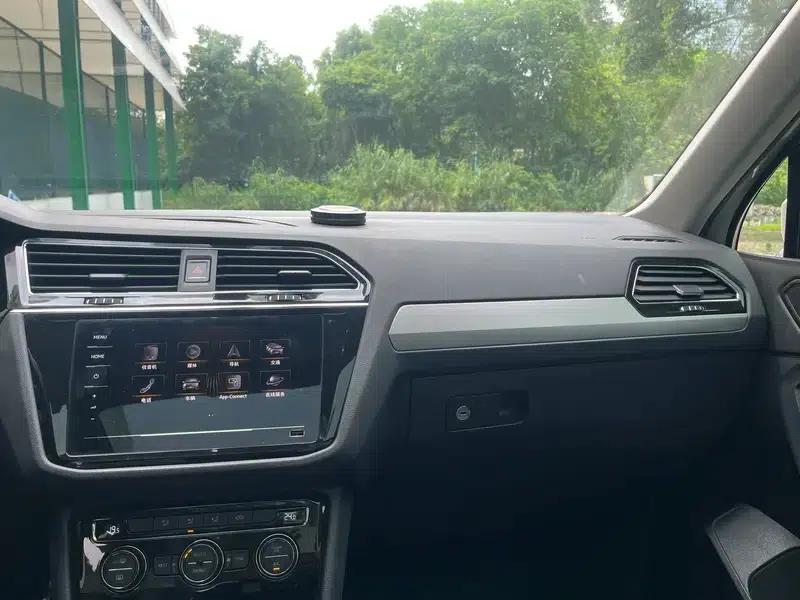 Tiguan L 2020 330TSI Automatic 2WD Panoramic Comfort Edition (National V Emission Standard) — миниатюра 6