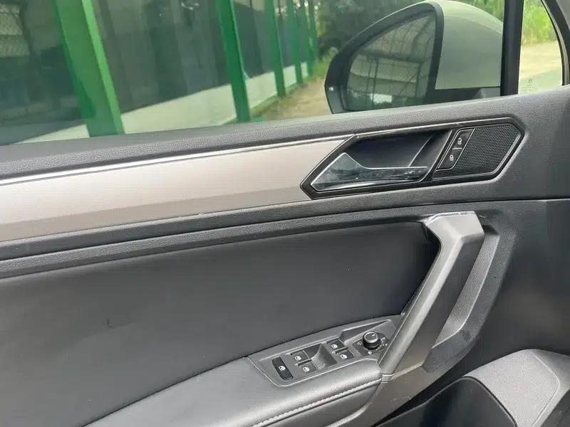 Tiguan L 2020 330TSI Automatic 2WD Panoramic Comfort Edition (National V Emission Standard) — миниатюра 8
