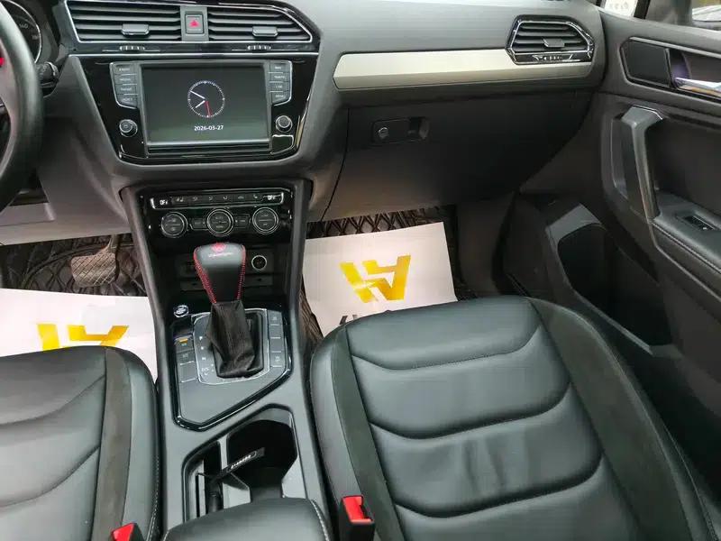 Tiguan L 2018 330TSI Automatic 2WD Luxury Edition — миниатюра 13