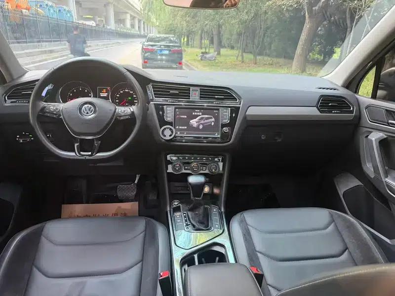 Tiguan L 2017 330TSI Automatic 2WD Luxury Edition — миниатюра 8