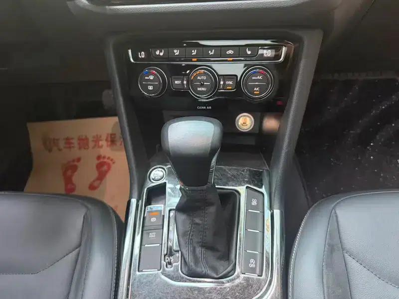 Tiguan L 2017 330TSI Automatic 2WD Luxury Edition — миниатюра 10