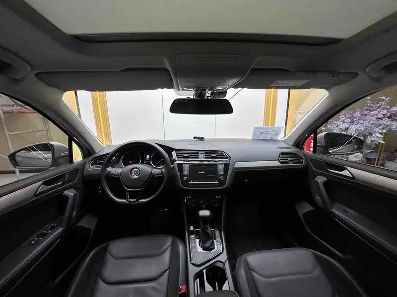 Tiguan L 2018 Facelift 330TSI Automatic 2WD Luxury Edition — миниатюра 8