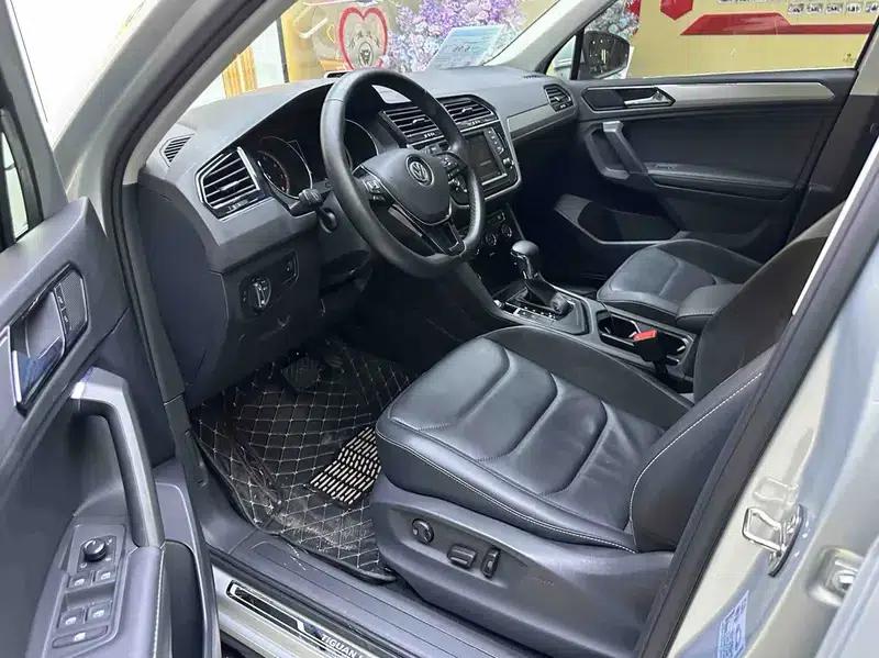 Tiguan L 2018 Facelift 330TSI Automatic 2WD Luxury Edition — миниатюра 9