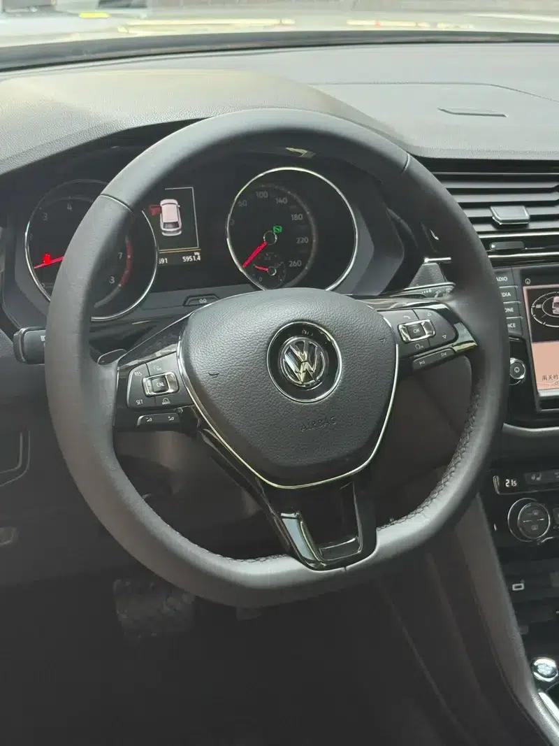 Tiguan L 2018 380TSI Automatic 4WD Luxury Edition — миниатюра 8