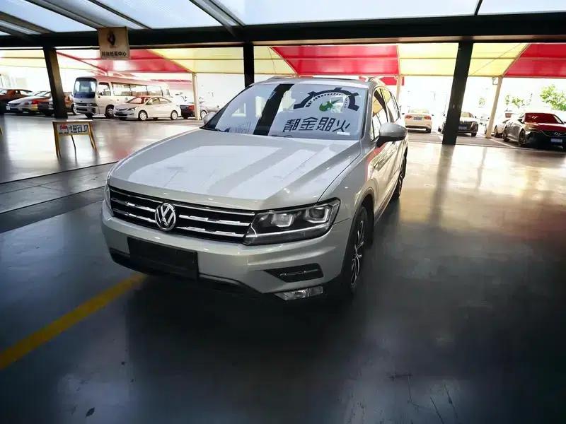 Tiguan L 2018 330TSI Automatic 2WD Luxury Edition — миниатюра 1