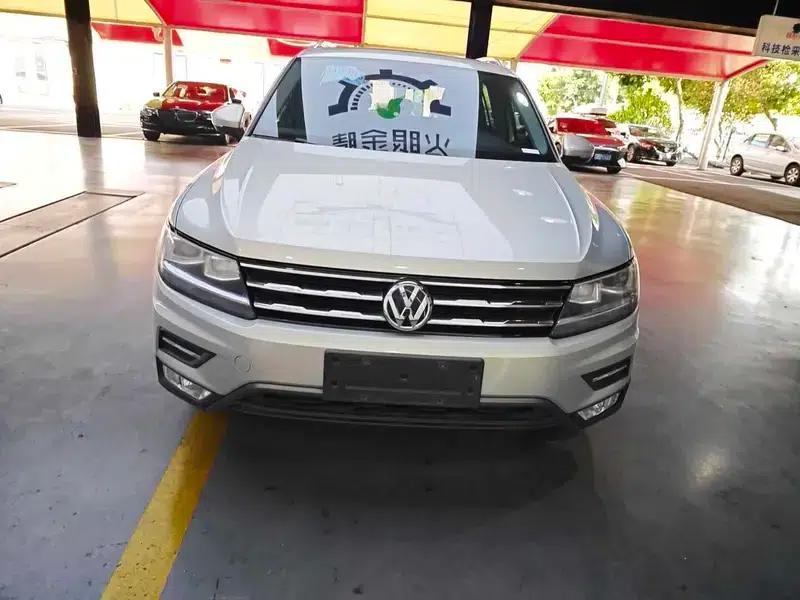 Tiguan L 2018 330TSI Automatic 2WD Luxury Edition — миниатюра 2