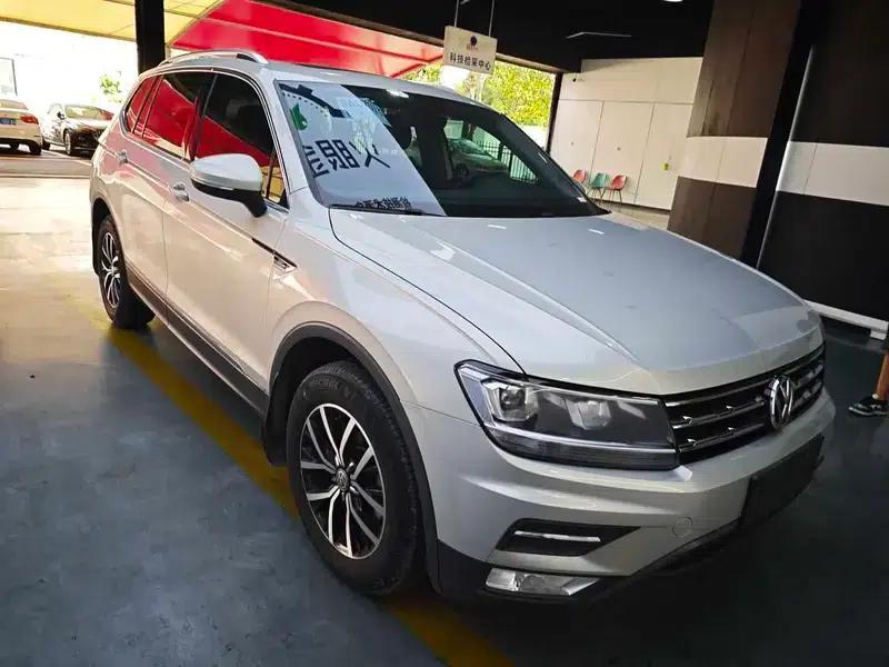 Tiguan L 2018 330TSI Automatic 2WD Luxury Edition — миниатюра 3