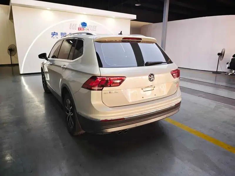 Tiguan L 2018 330TSI Automatic 2WD Luxury Edition — миниатюра 4
