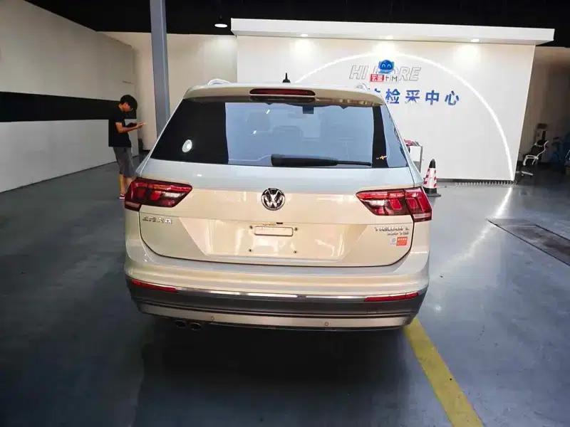 Tiguan L 2018 330TSI Automatic 2WD Luxury Edition — миниатюра 5