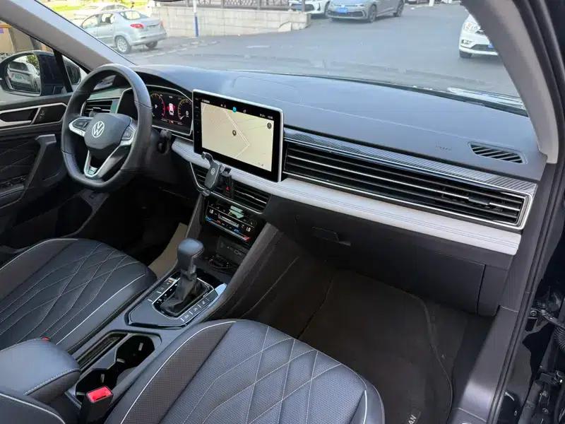 Tiguan L 2023 Facelift 330TSI 2WD R-Line Premium Edition — миниатюра 14