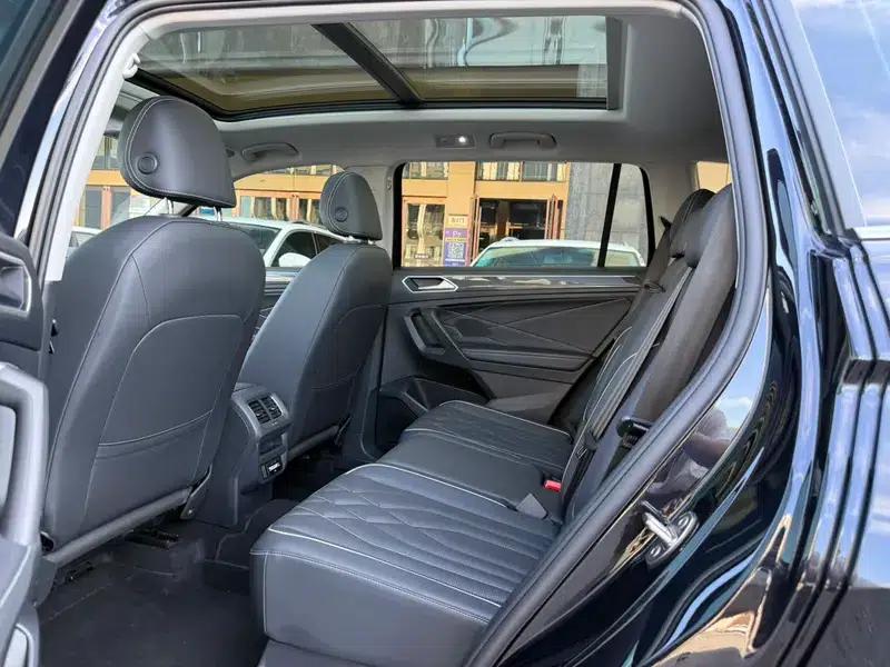 Tiguan L 2023 Facelift 330TSI 2WD R-Line Premium Edition — миниатюра 16