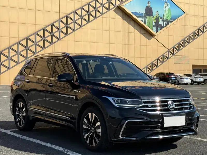 Tiguan L 2023 Facelift 330TSI 2WD R-Line Premium Edition — миниатюра 3