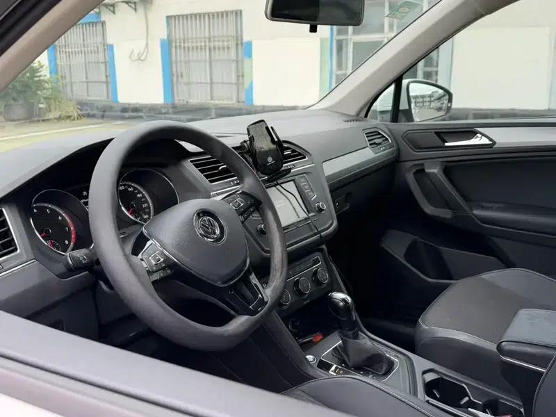Tiguan L 2018 330TSI Automatic 2WD Fashion Edition — миниатюра 12
