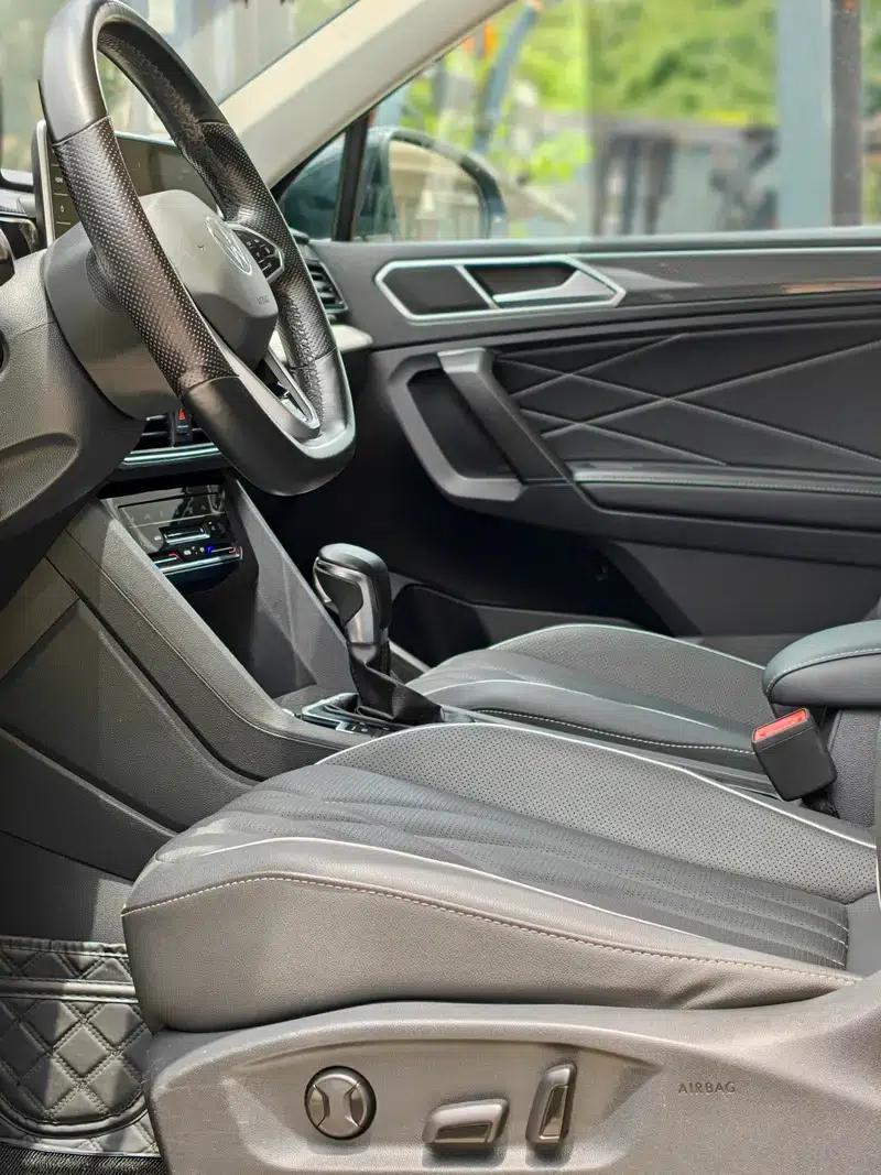 Tiguan L 2022 330TSI Automatic 2WD R-Line Premium Edition — миниатюра 6