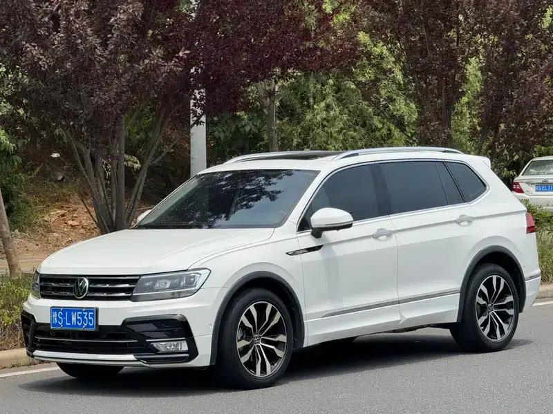 Tiguan L 2021 330TSI Automatic 2WD R-Line Premium Edition — миниатюра 1