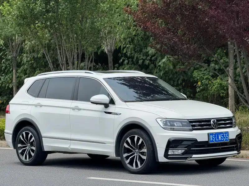 Tiguan L 2021 330TSI Automatic 2WD R-Line Premium Edition — миниатюра 3