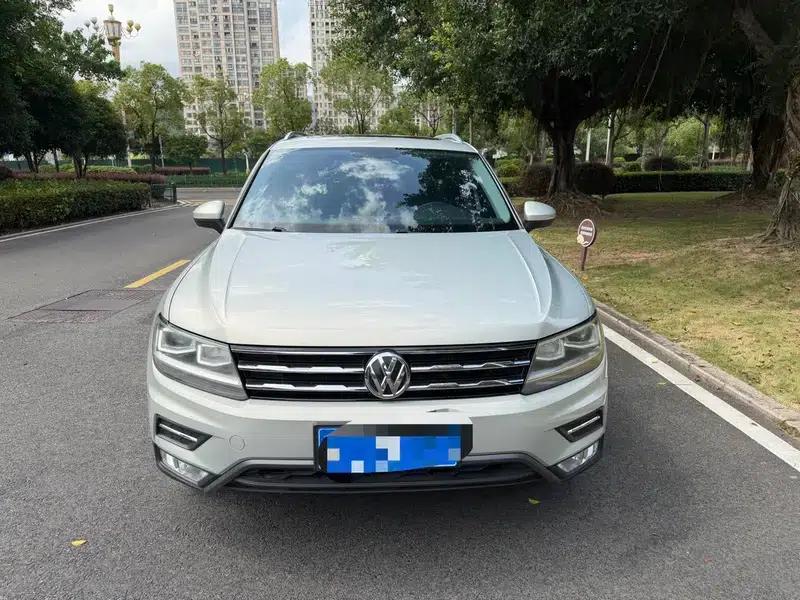 Tiguan L 2018 330TSI Automatic 2WD Luxury Edition — миниатюра 2