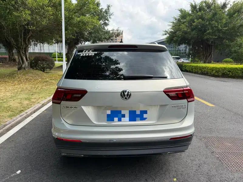 Tiguan L 2018 330TSI Automatic 2WD Luxury Edition — миниатюра 5