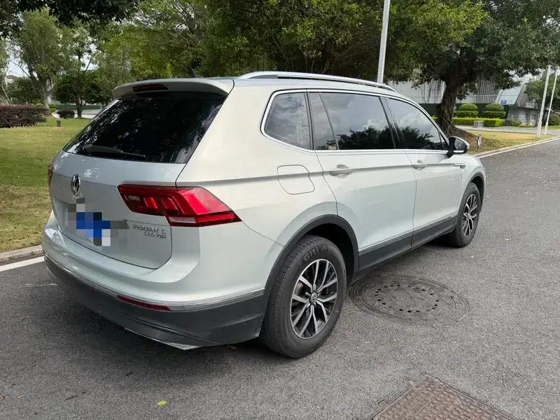 Tiguan L 2018 330TSI Automatic 2WD Luxury Edition — миниатюра 6
