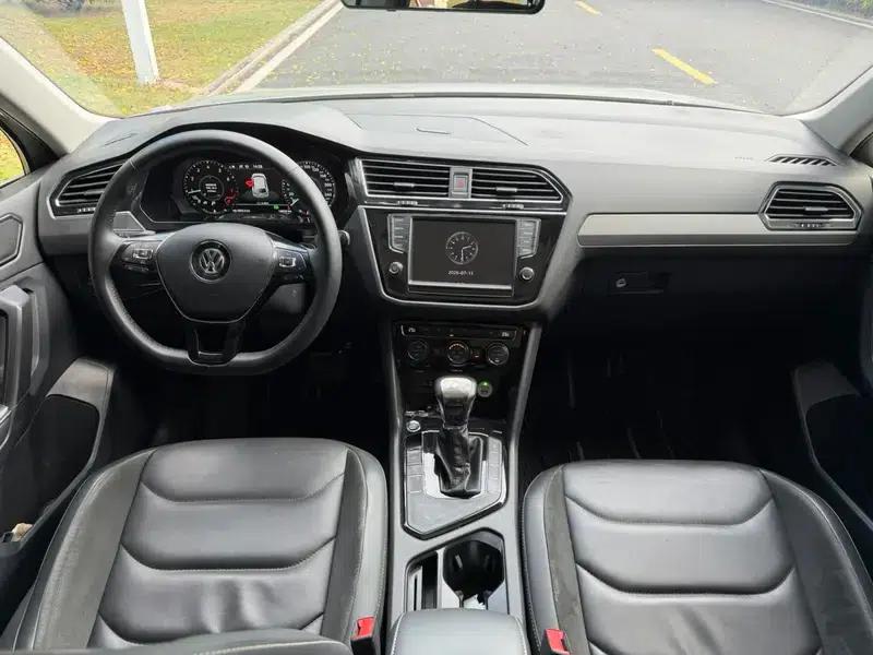 Tiguan L 2018 330TSI Automatic 2WD Luxury Edition — миниатюра 7