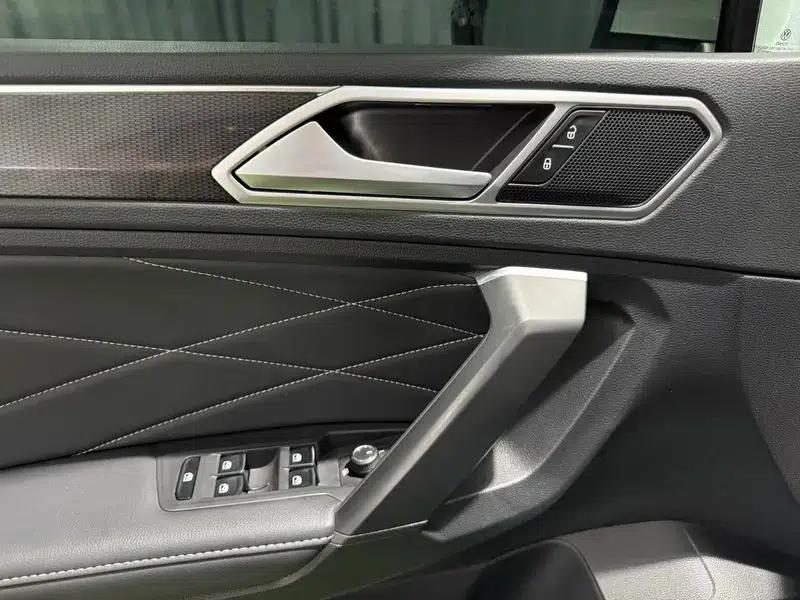 Tiguan L 2023 280TSI Trendy Limited Edition — миниатюра 12