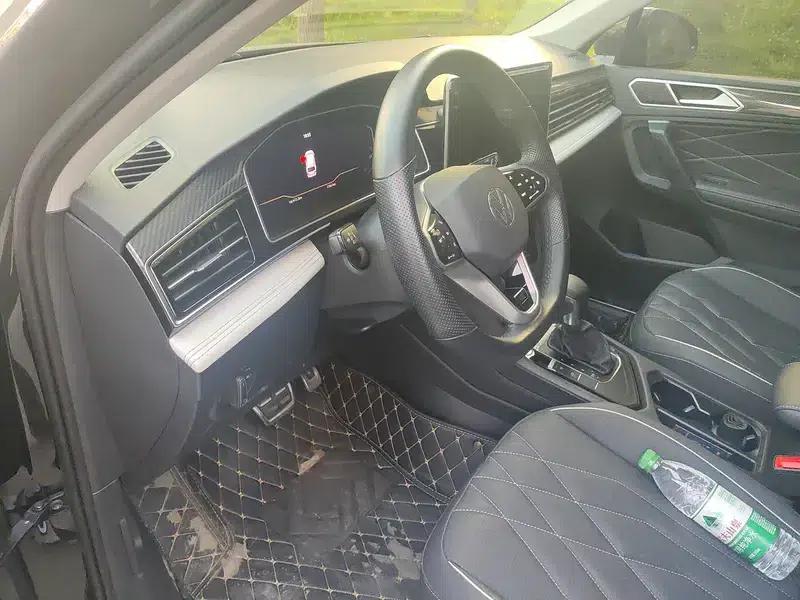 Tiguan L 2023 330TSI 2WD R-Line Premium Edition — миниатюра 13