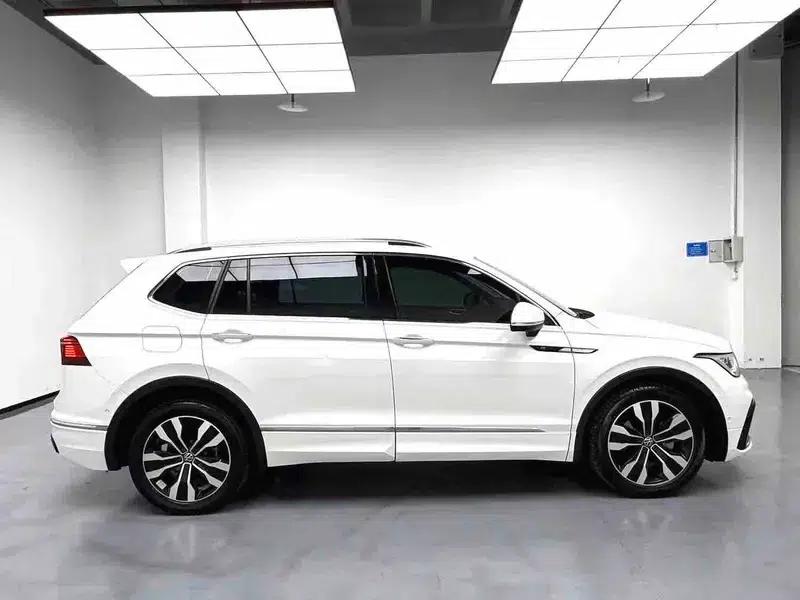 Tiguan L 2022 330TSI Automatic 2WD R-Line Flagship Edition — миниатюра 3