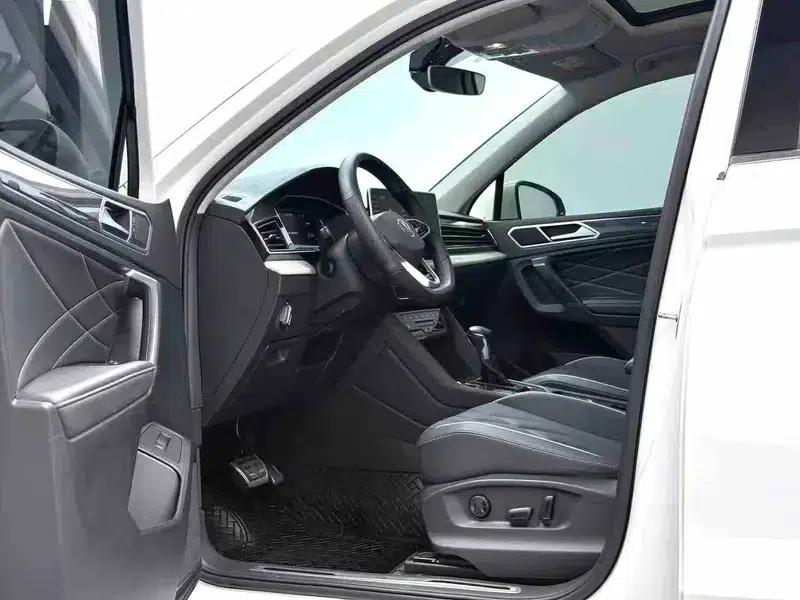 Tiguan L 2022 330TSI Automatic 2WD R-Line Flagship Edition — миниатюра 8