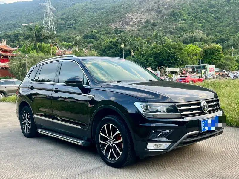 Tiguan L 2018 330TSI Automatic 2WD Comfort Edition — миниатюра 3