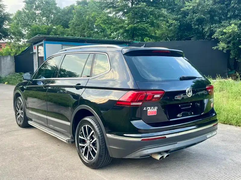Tiguan L 2018 330TSI Automatic 2WD Comfort Edition — миниатюра 4