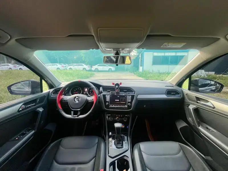 Tiguan L 2018 330TSI Automatic 2WD Comfort Edition — миниатюра 7