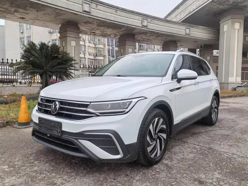 Tiguan L 2023 300TSI 2WD Smart Edition — миниатюра 1