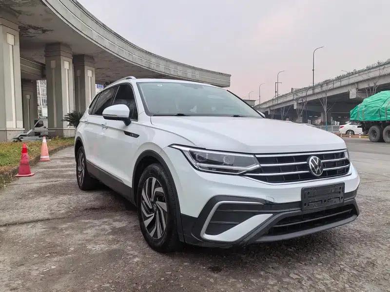 Tiguan L 2023 300TSI 2WD Smart Edition — миниатюра 3