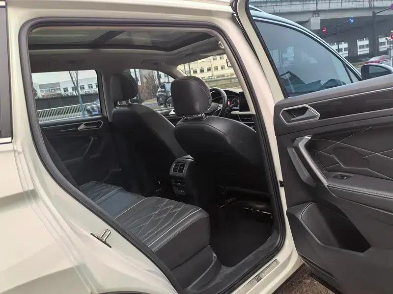 Tiguan L 2023 300TSI 2WD Smart Edition — миниатюра 9