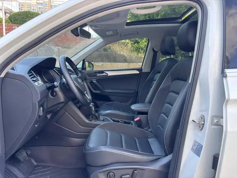 Tiguan L 2018 330TSI Automatic 2WD Luxury Edition — миниатюра 15