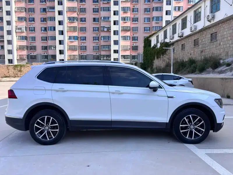 Tiguan L 2018 330TSI Automatic 2WD Luxury Edition — миниатюра 8