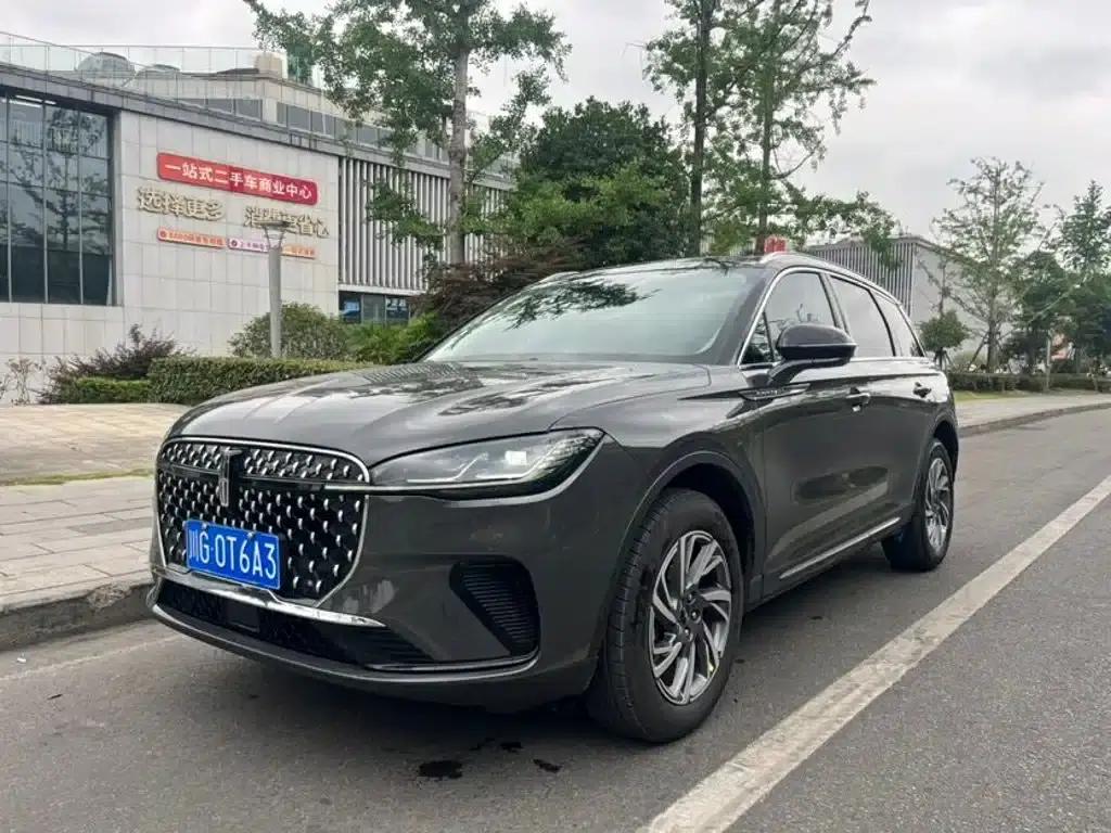 Adventurer 2023 2.0T 2WD Premium Edition — миниатюра 1