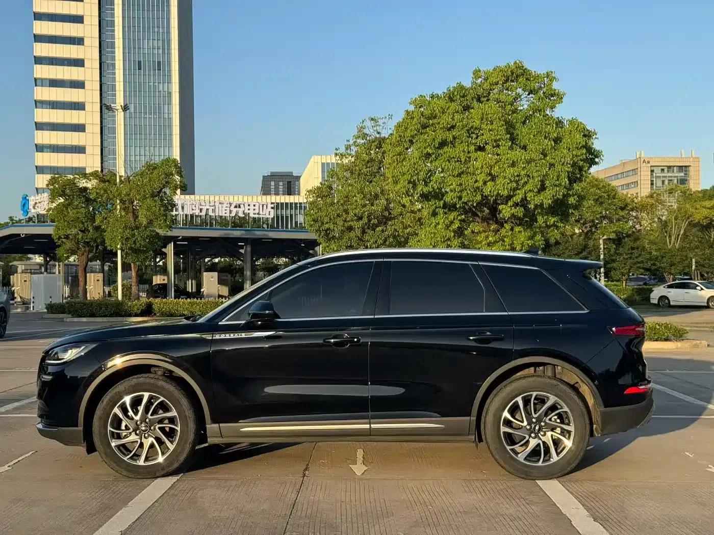 Adventurer 2022 2.0T 2WD Premium Edition — миниатюра 3
